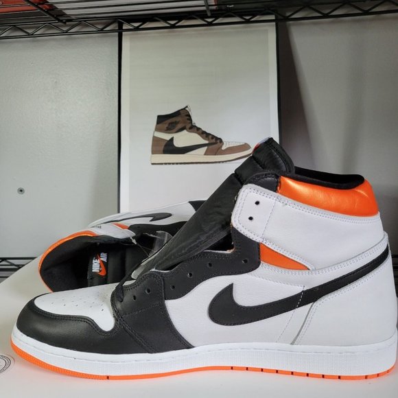 Nike Air Jordan 1 Retro High OG Electro Orange - Picture 2 of 4